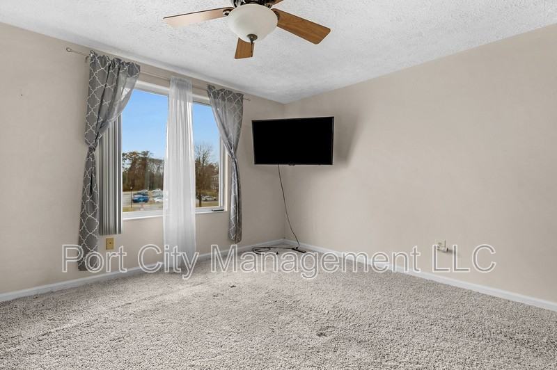 8030 Abbey Ct #H - Photo 5 of 17