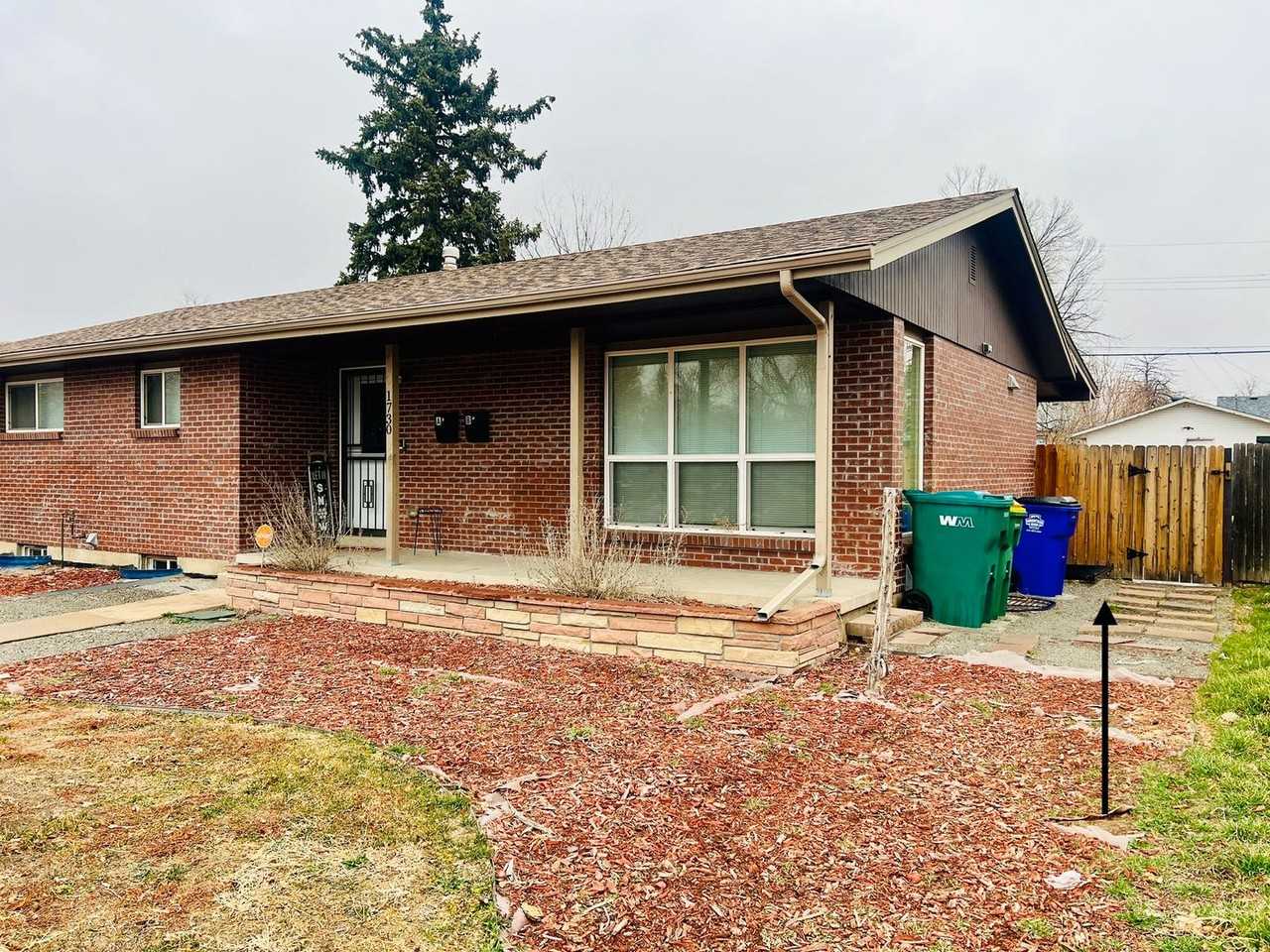 1730 Del Mar Pkwy #B - Photo 2 of 26