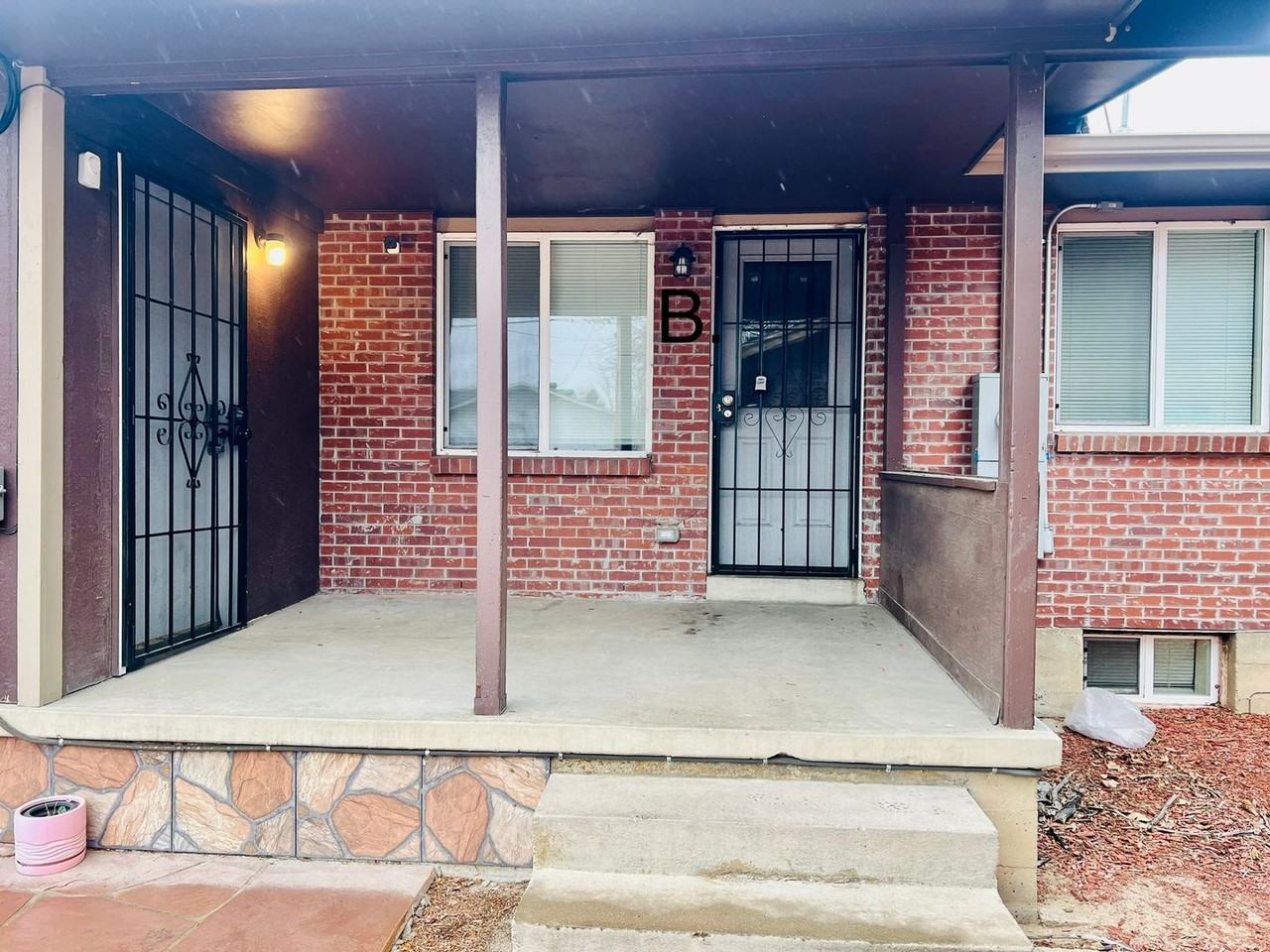 1730 Del Mar Pkwy #B - Photo 4 of 26