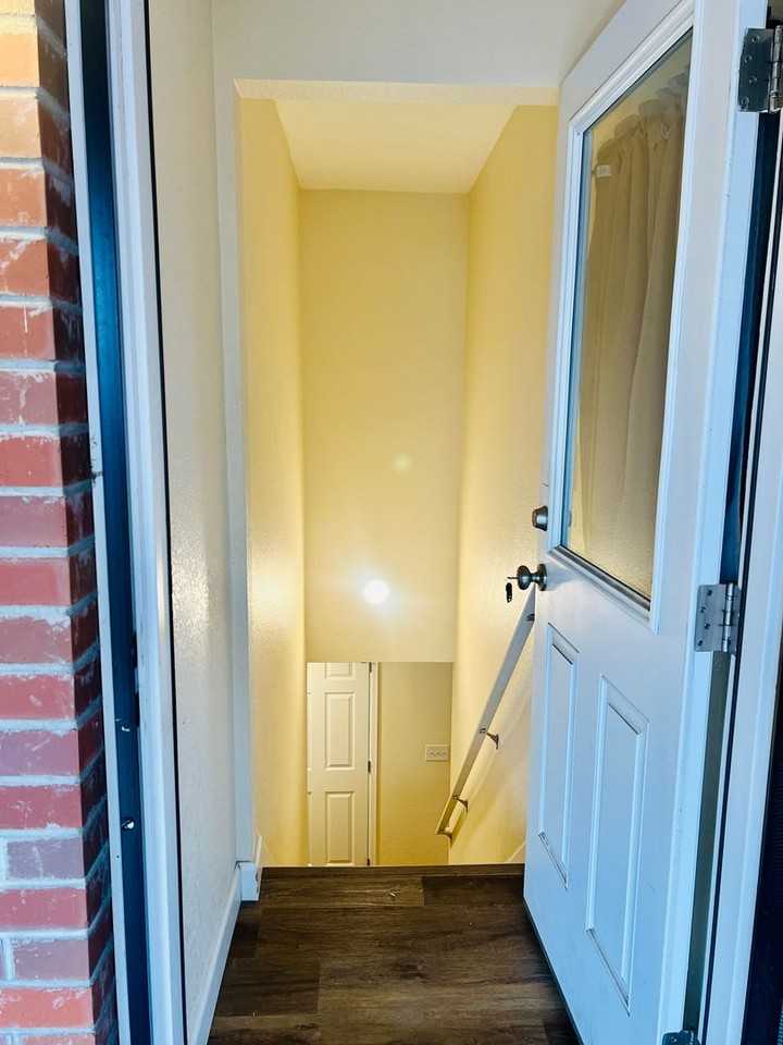 1730 Del Mar Pkwy #B - Photo 5 of 26