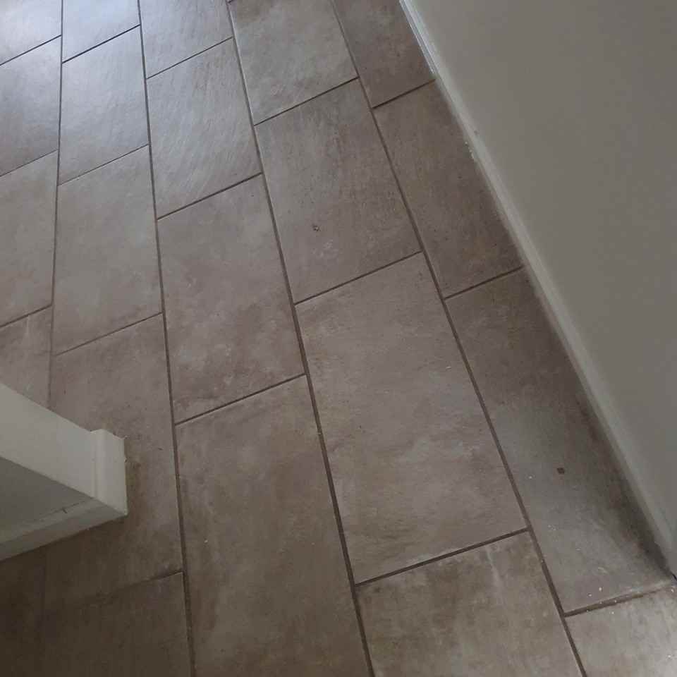 Hillview Apartments - Photo 3 of 11