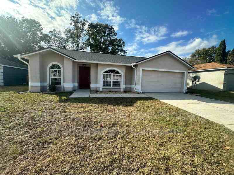 8150 Oakhurst Blvd - Photo 2 of 17