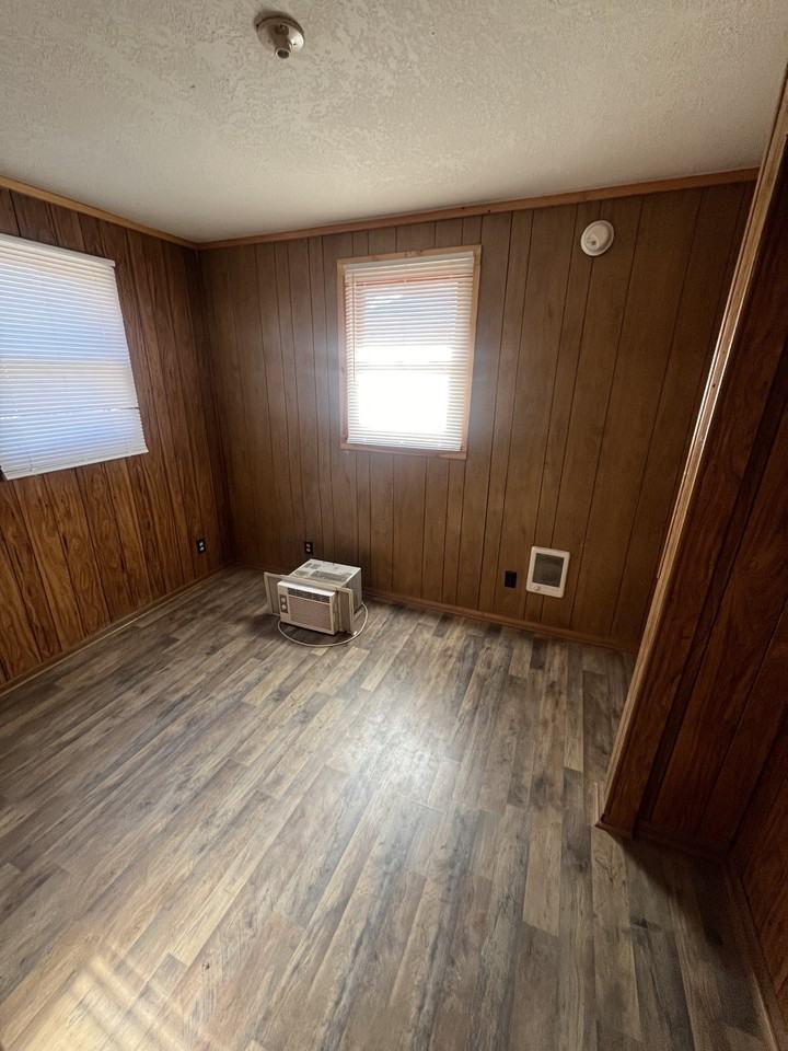 105 South College Street - Photo 3 of 9