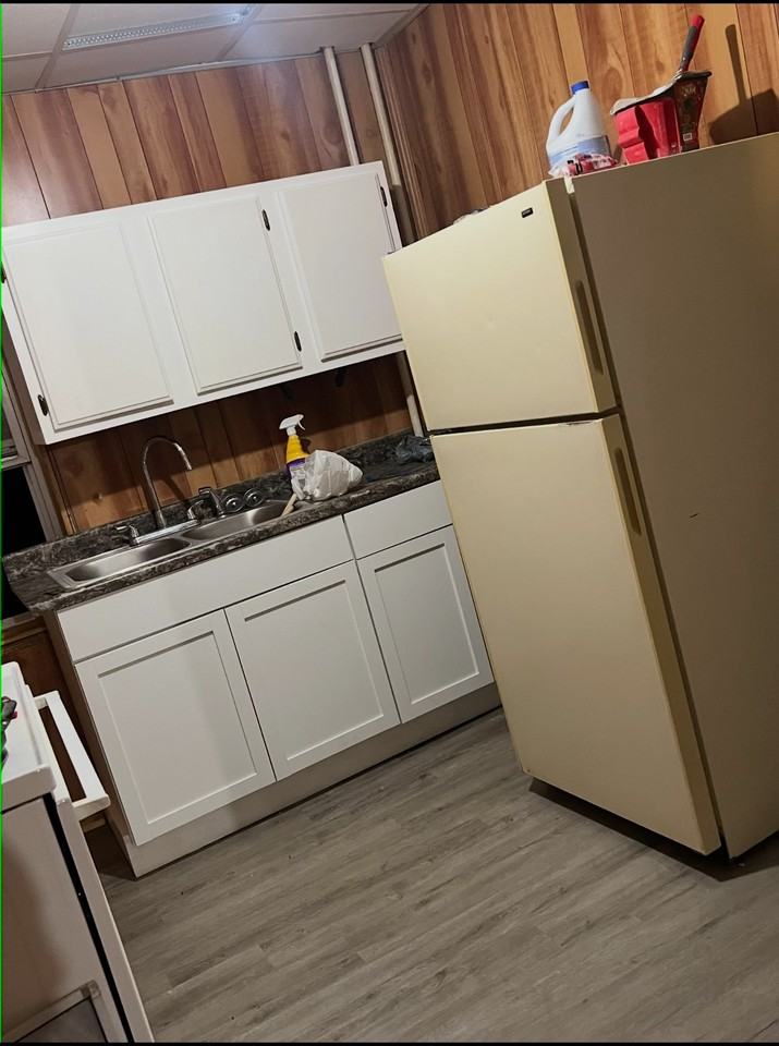 105 South College Street - Photo 6 of 9