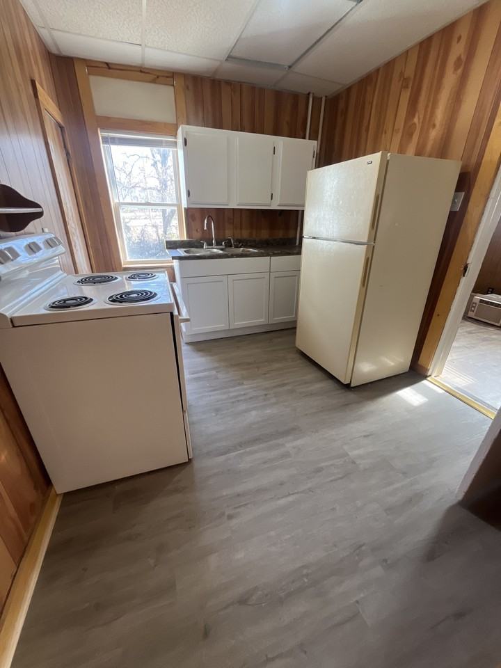 105 South College Street - Photo 7 of 9