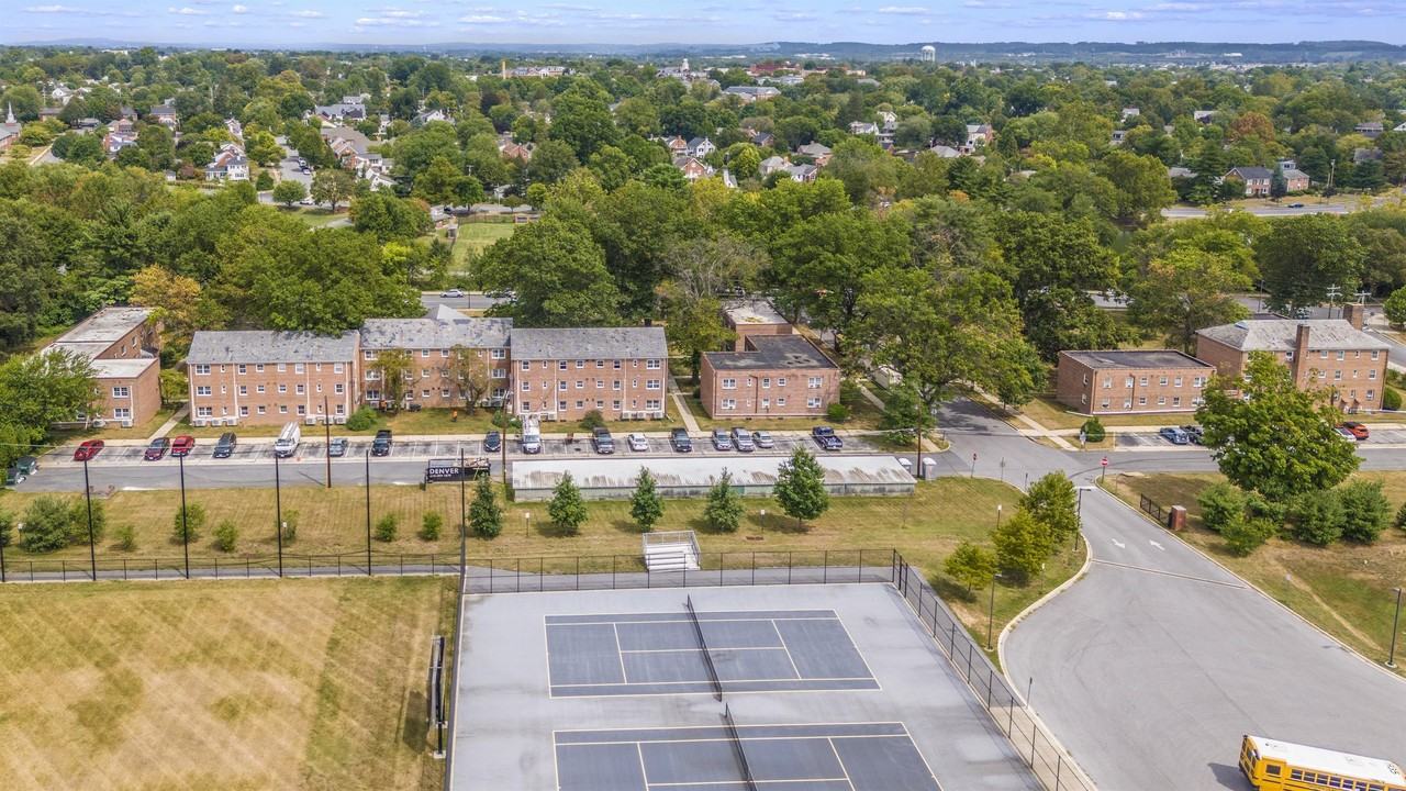 750 Carroll Parkway - Photo 4 of 11