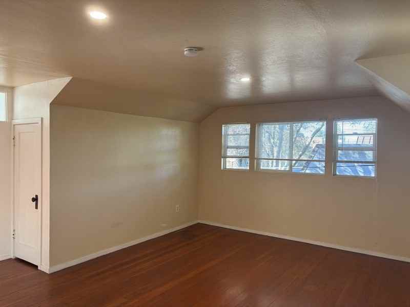 415 College Ave #4 - Photo 3 of 14