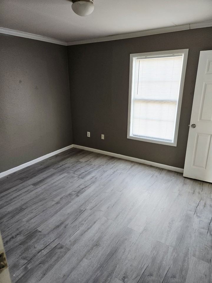 914 Holliston Mills Road - Photo 5 of 18