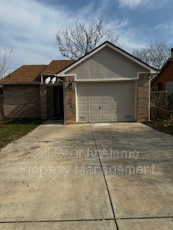 11318 Hatchet Pass Dr - Photo 3 of 15