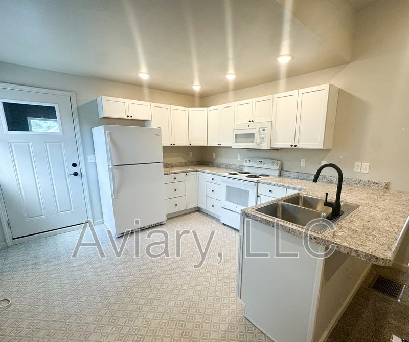 202 W Madison Ave #2UP - Photo 4 of 12