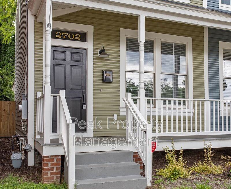 2702 P St - Photo 4 of 30