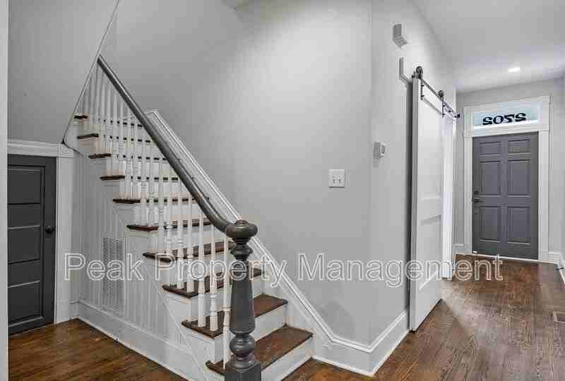 2702 P St - Photo 5 of 30