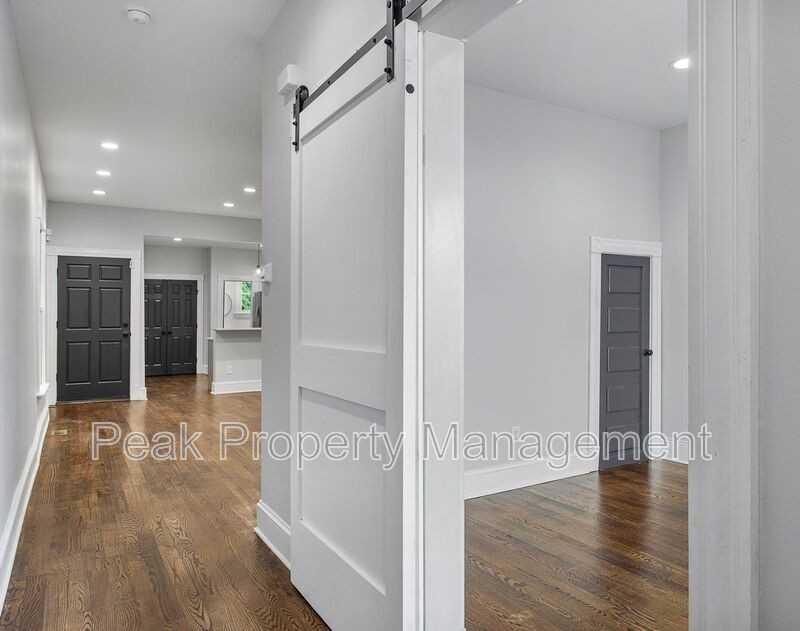 2702 P St - Photo 6 of 30