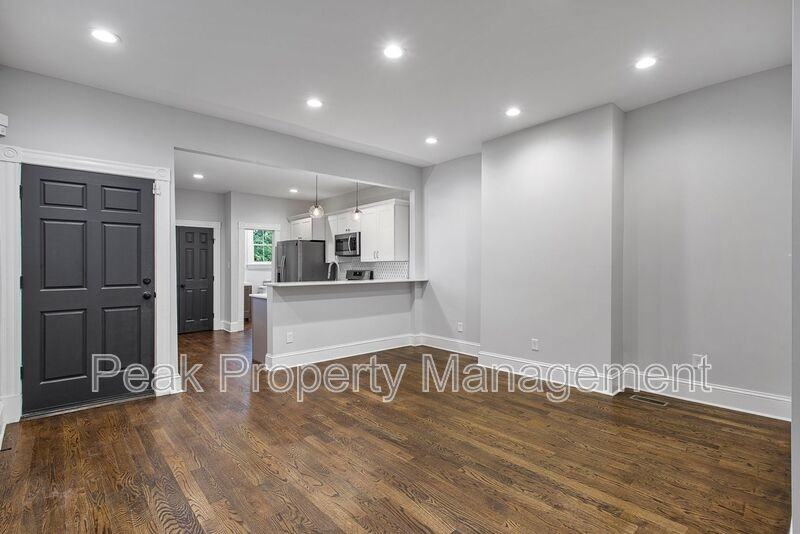 2702 P St - Photo 7 of 30