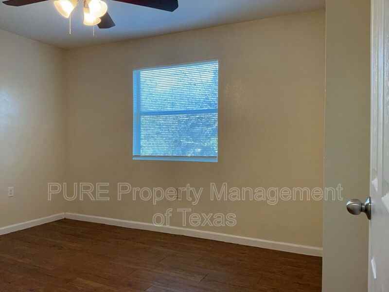 403 Hedgewood Dr #D - Photo 7 of 13