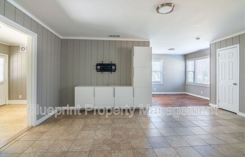 513 10th Ave S - Photo 4 of 21