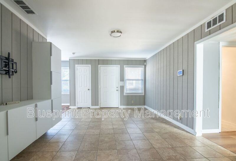 513 10th Ave S - Photo 6 of 21