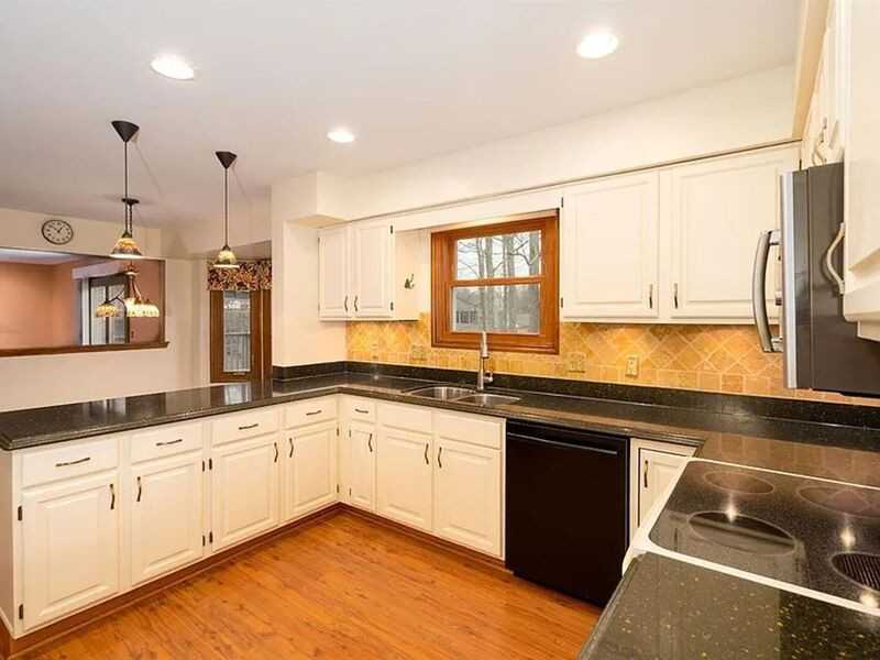 1851 Foxhollow Dr - Photo 6 of 50