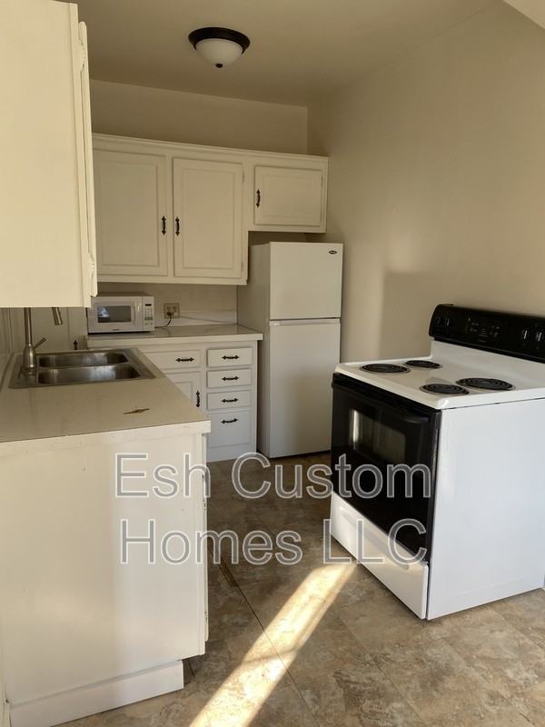 Safe Harbor Vlg - Photo 3 of 7