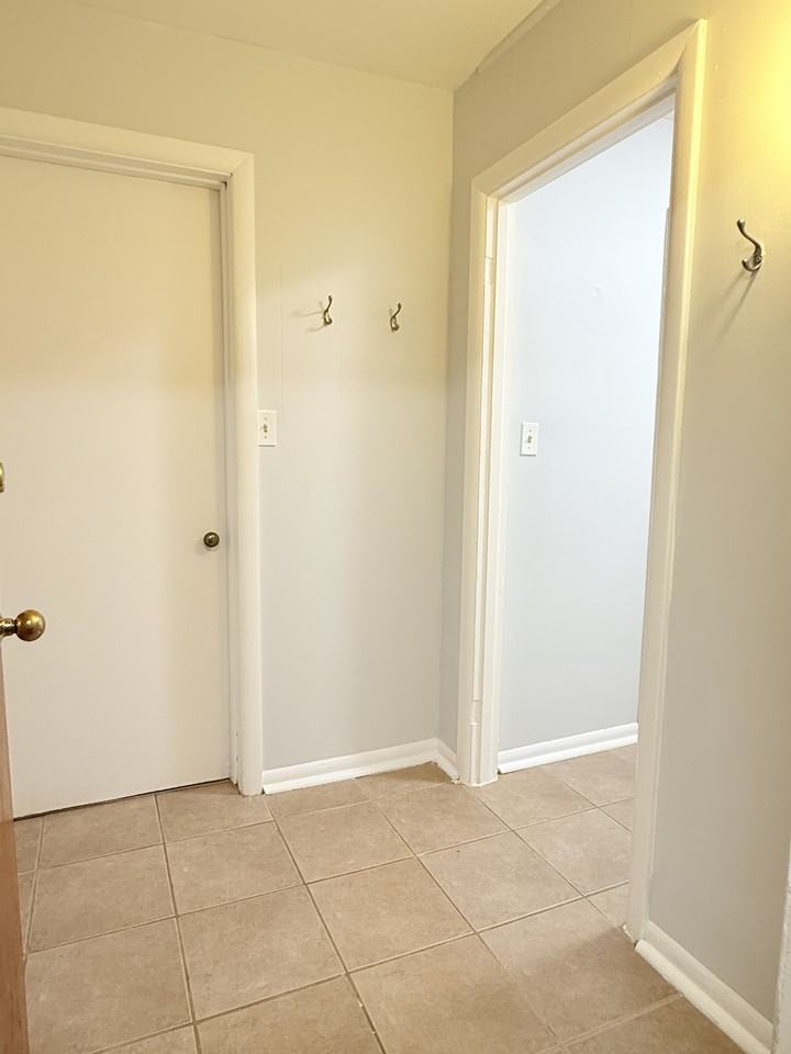 1590 Ouellette Avenue - Photo 2 of 12