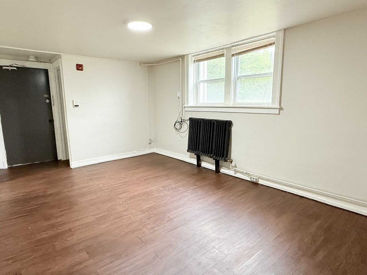 1518 University Avenue West - Photo 2 of 18