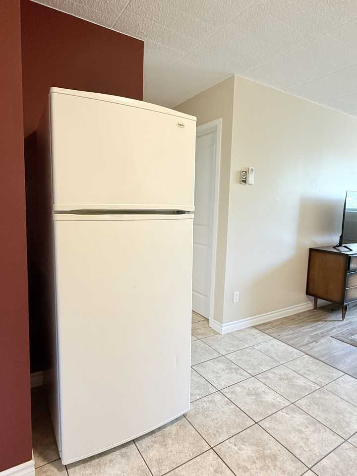 360 Tecumseh Road West - Photo 7 of 13