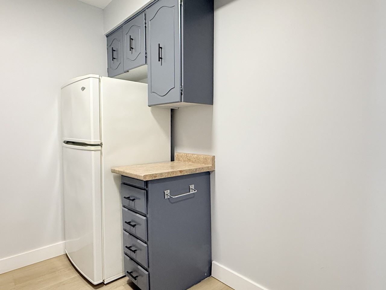 4 Dufferin Street - Photo 5 of 33