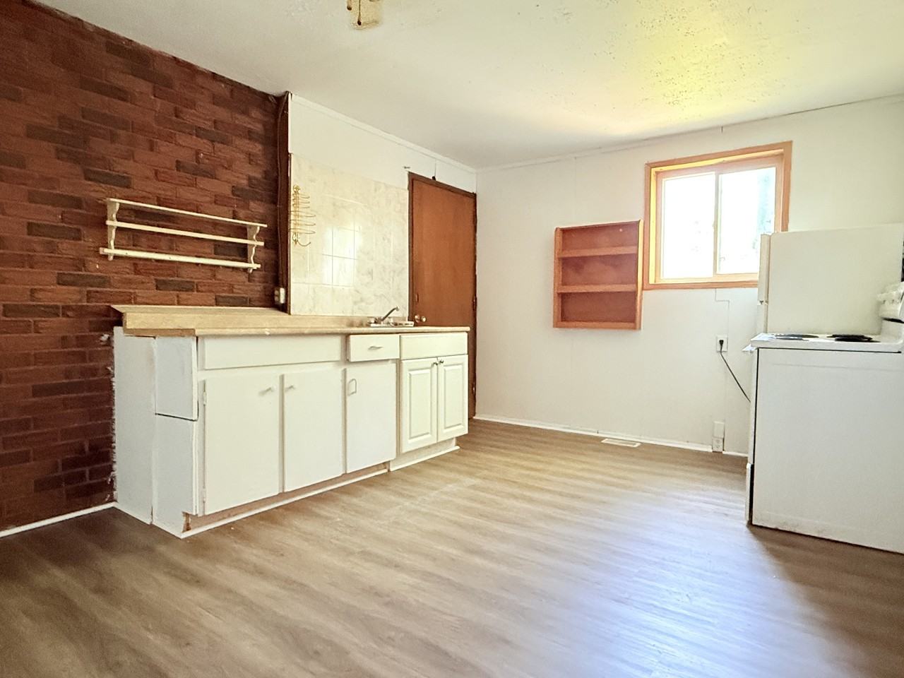 2452 Pillette Road - Photo 5 of 11