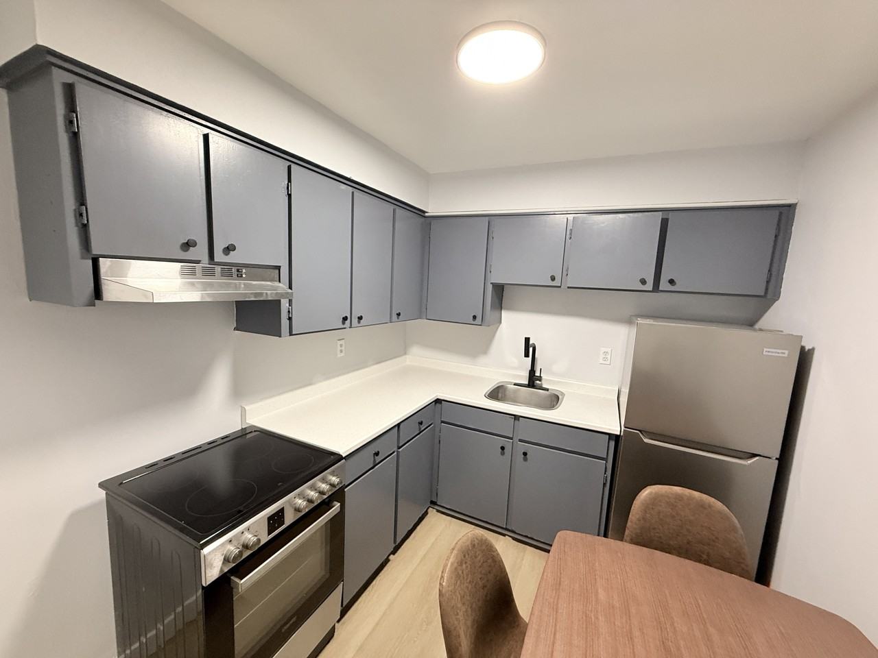 1980 Wyandotte Street West - Photo 3 of 37