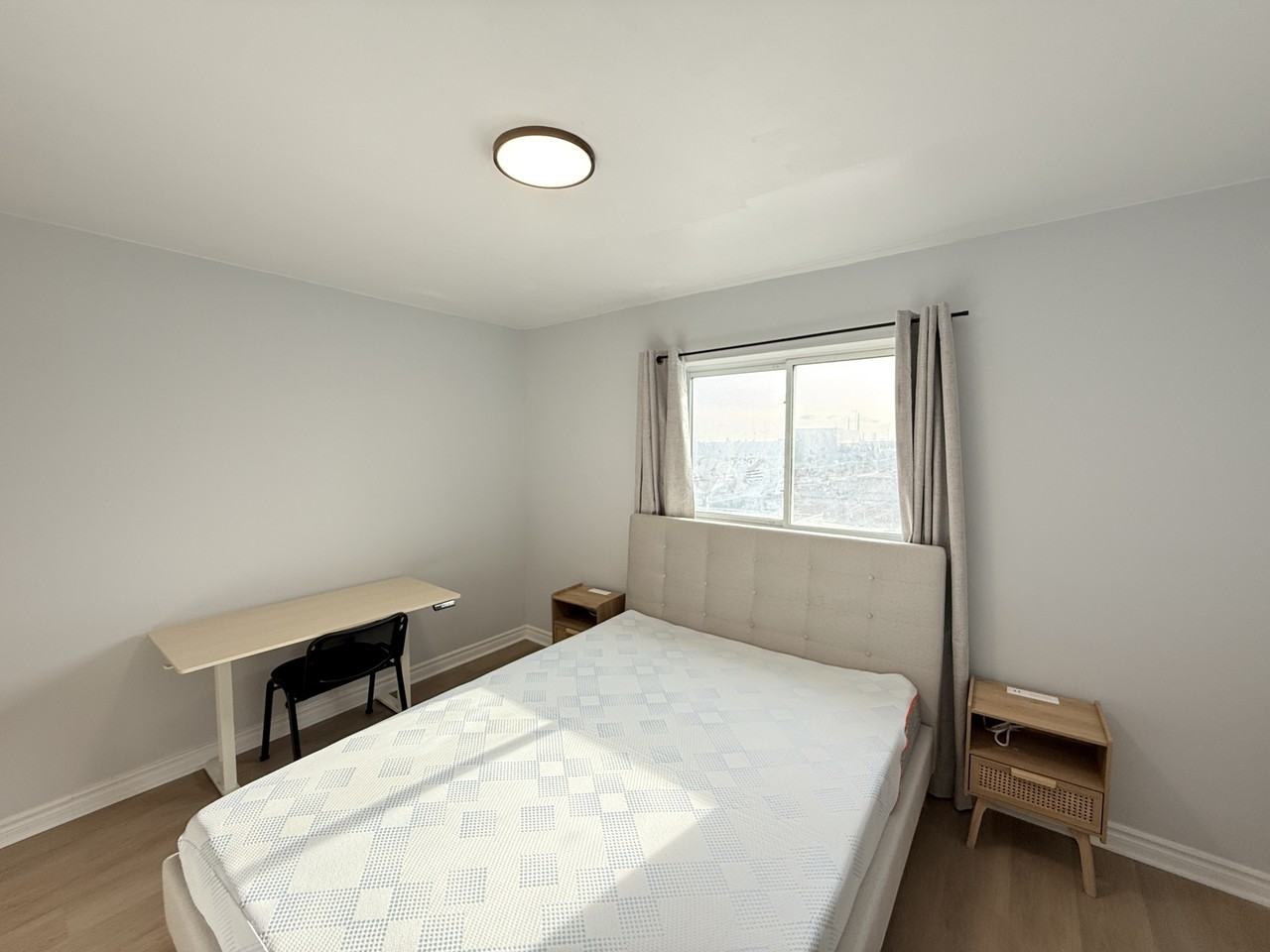 1980 Wyandotte Street West - Photo 5 of 37