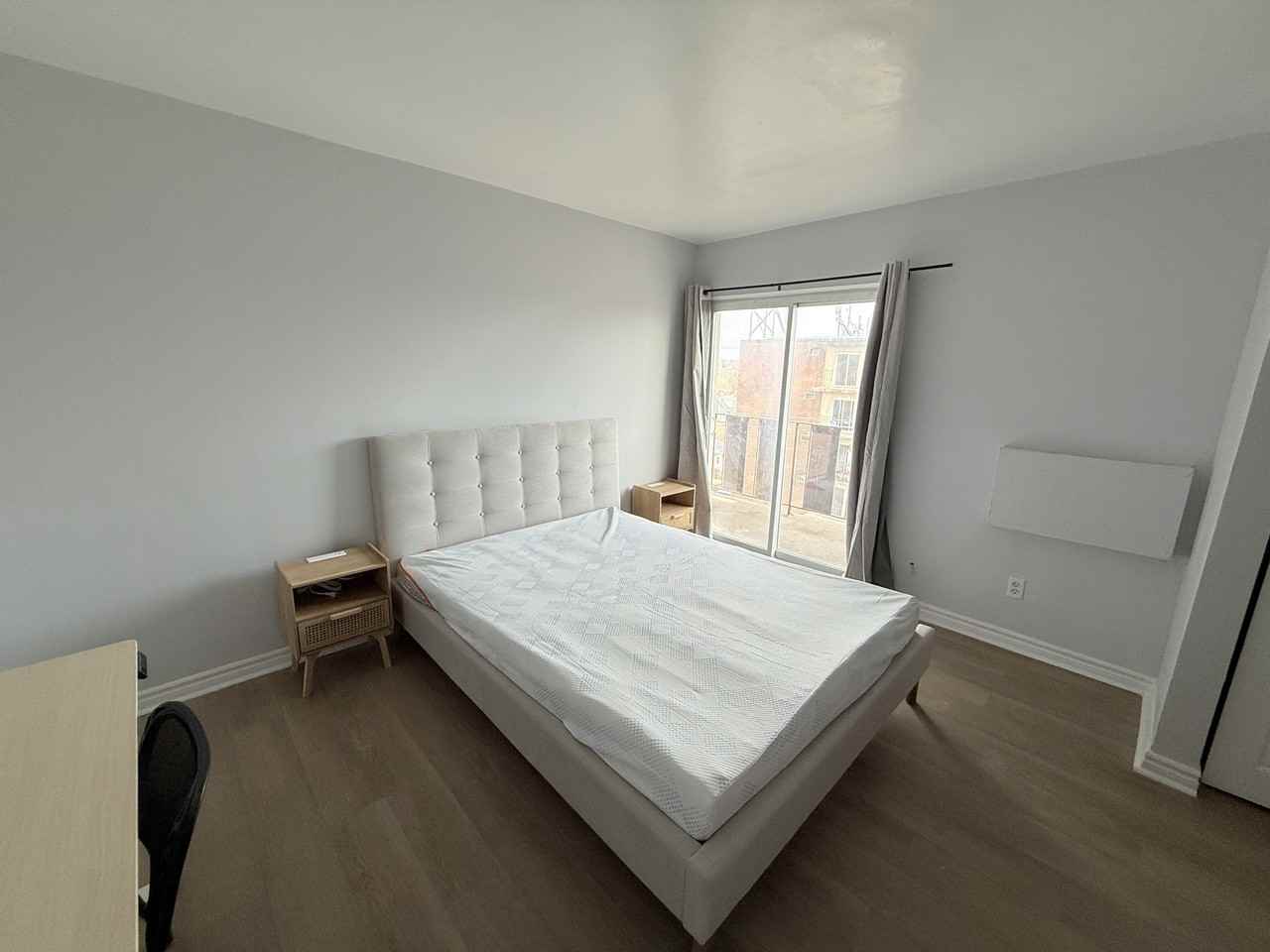 1980 Wyandotte Street West - Photo 6 of 37