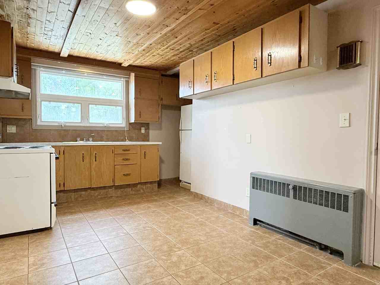 1101 Erie Street East - Photo 3 of 17