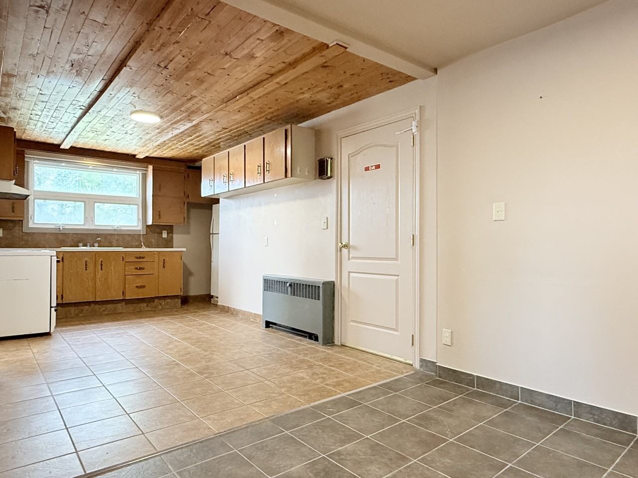 1101 Erie Street East - Photo 5 of 17