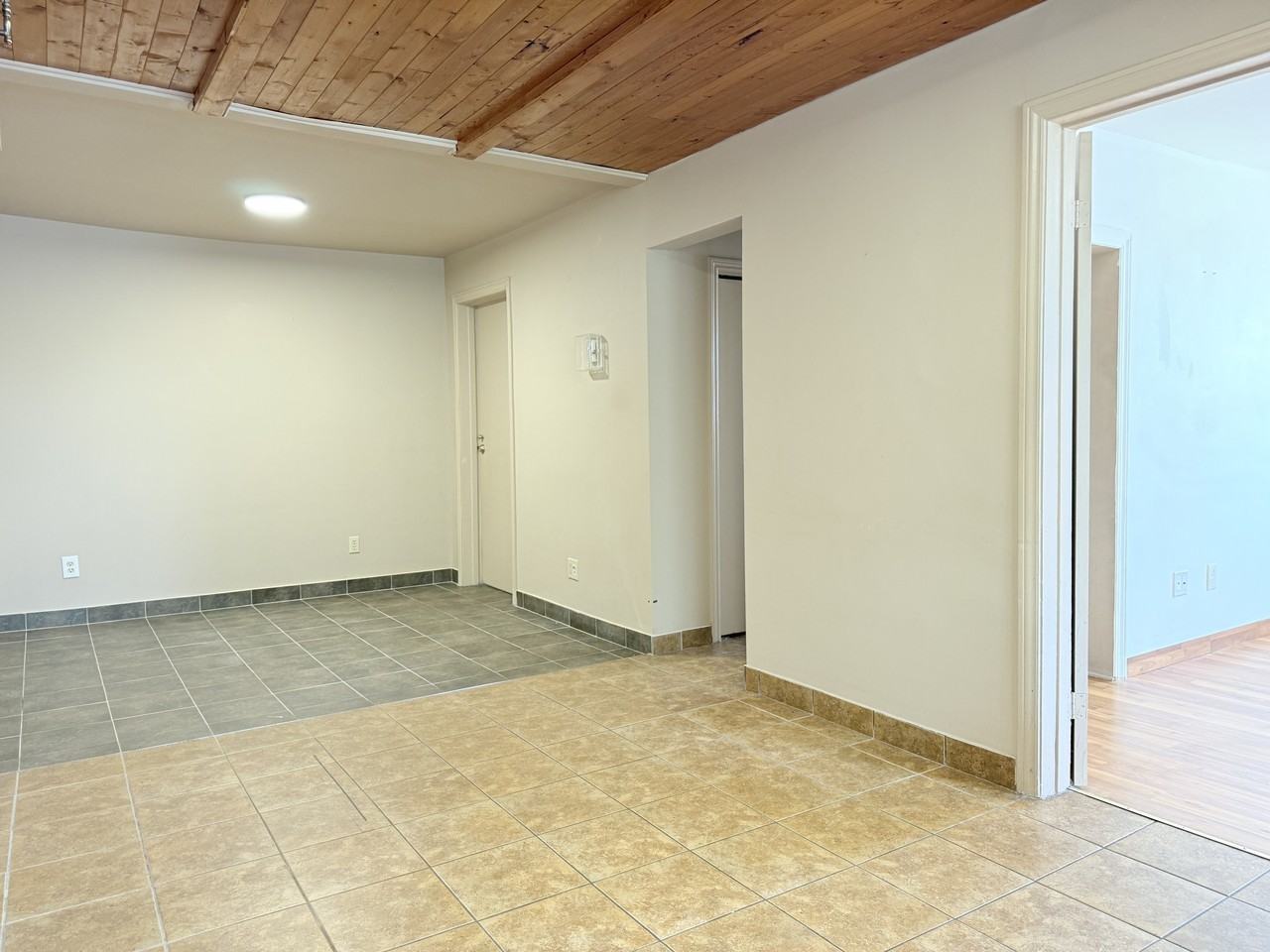 1101 Erie Street East - Photo 6 of 17