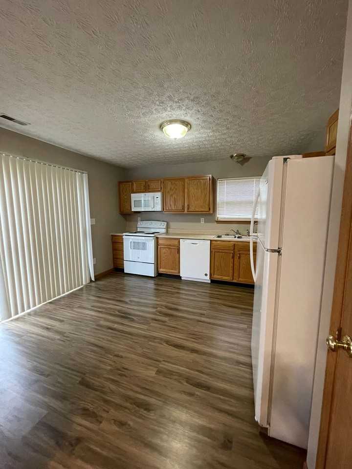 1900 Halyard Ct - Photo 3 of 24