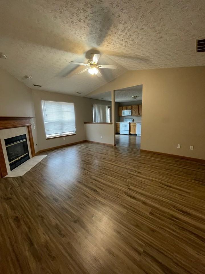 1900 Halyard Ct - Photo 4 of 24