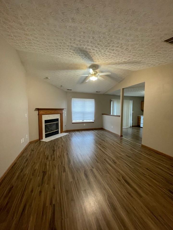 1900 Halyard Ct - Photo 6 of 24