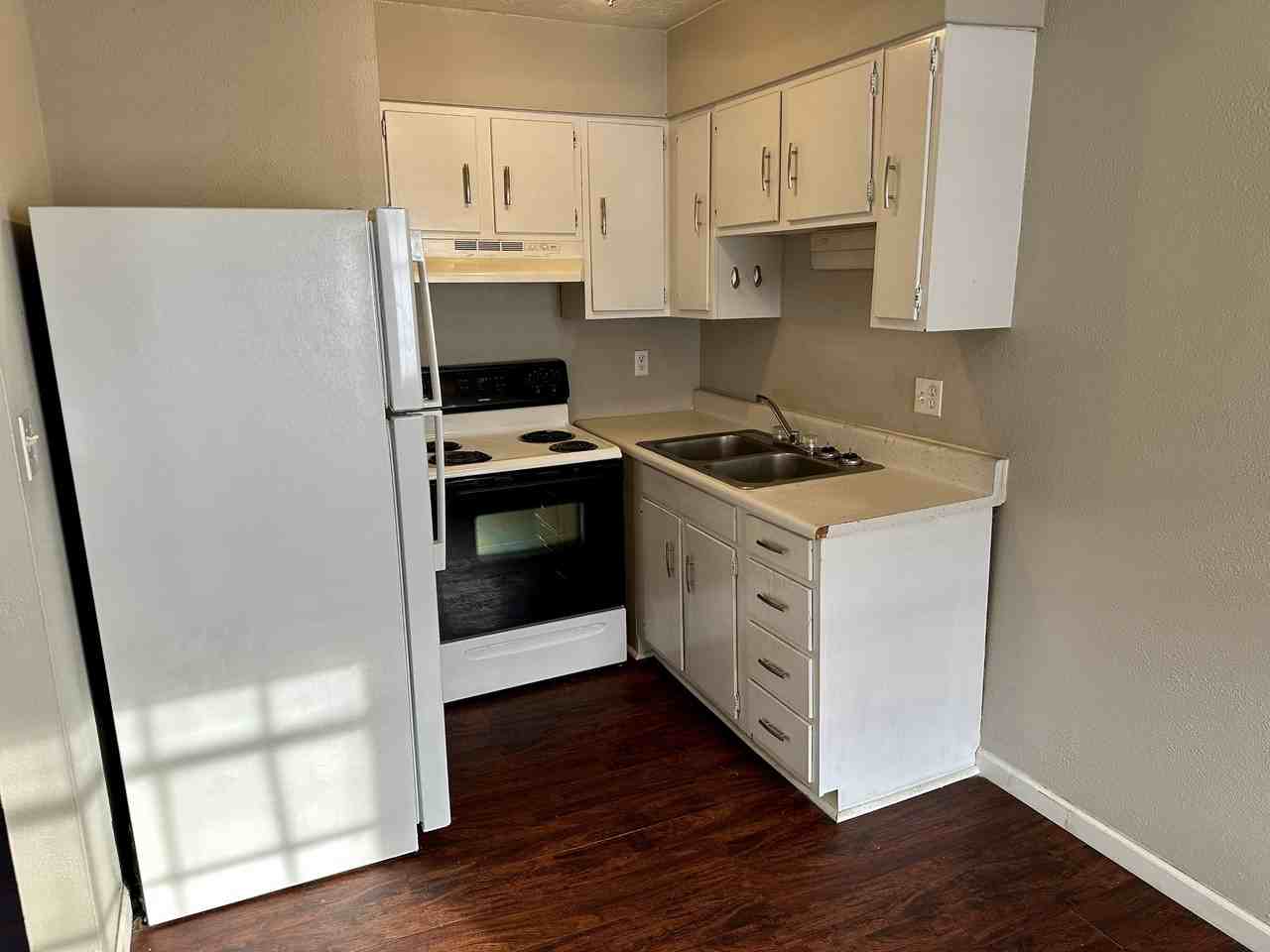 209 19th St. - Photo 3 of 6