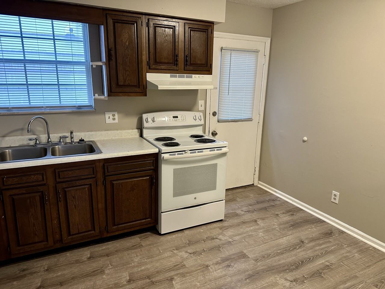 213 19th St. - Photo 2 of 8