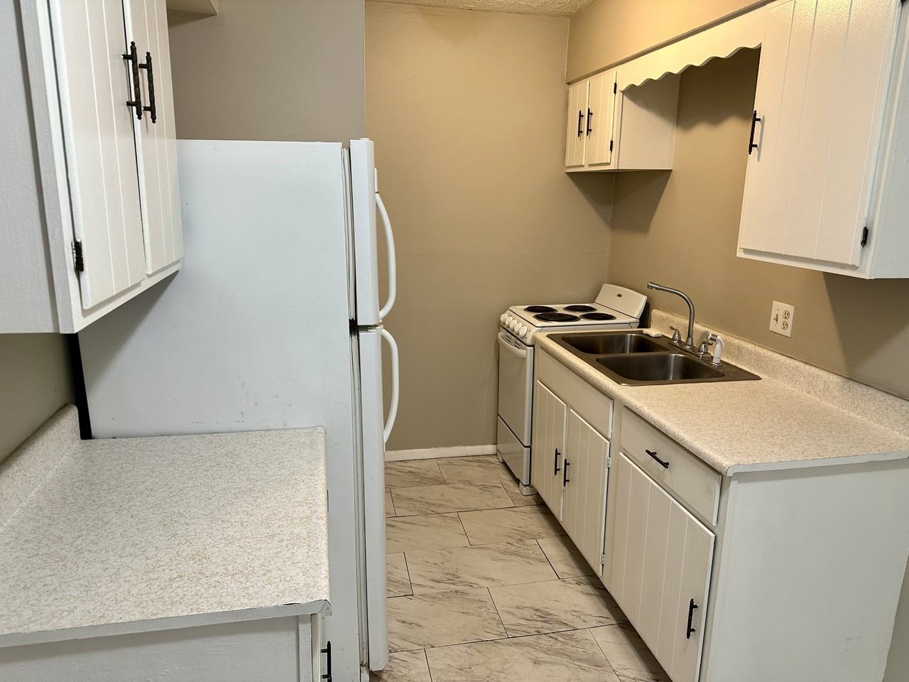 215 19th St. - Photo 2 of 5