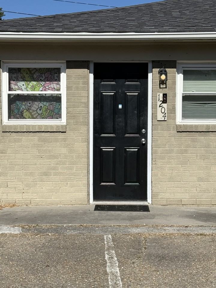 1204 Cedar Lane Southwest - Photo 5 of 5