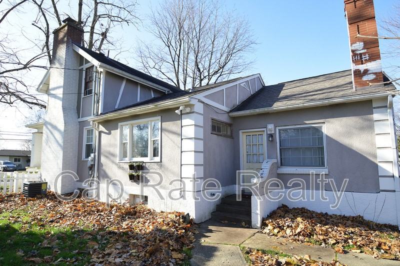 216 Cherrington Rd - Photo 2 of 40