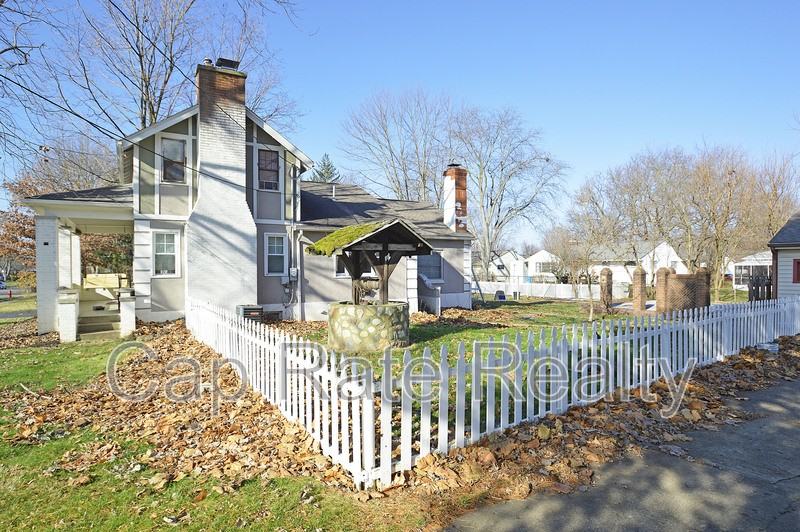 216 Cherrington Rd - Photo 3 of 40