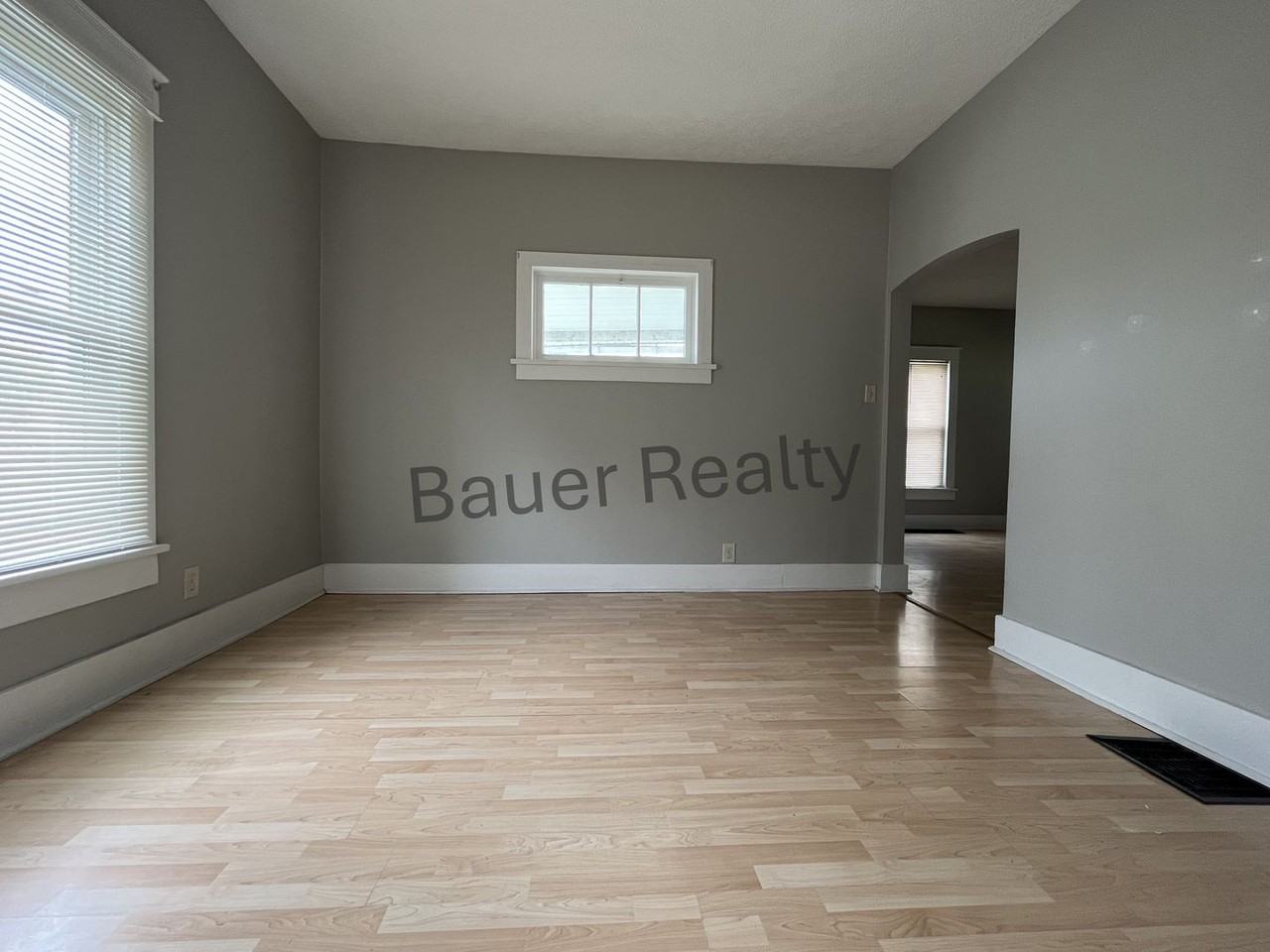 321 Ohio St - Photo 5 of 15