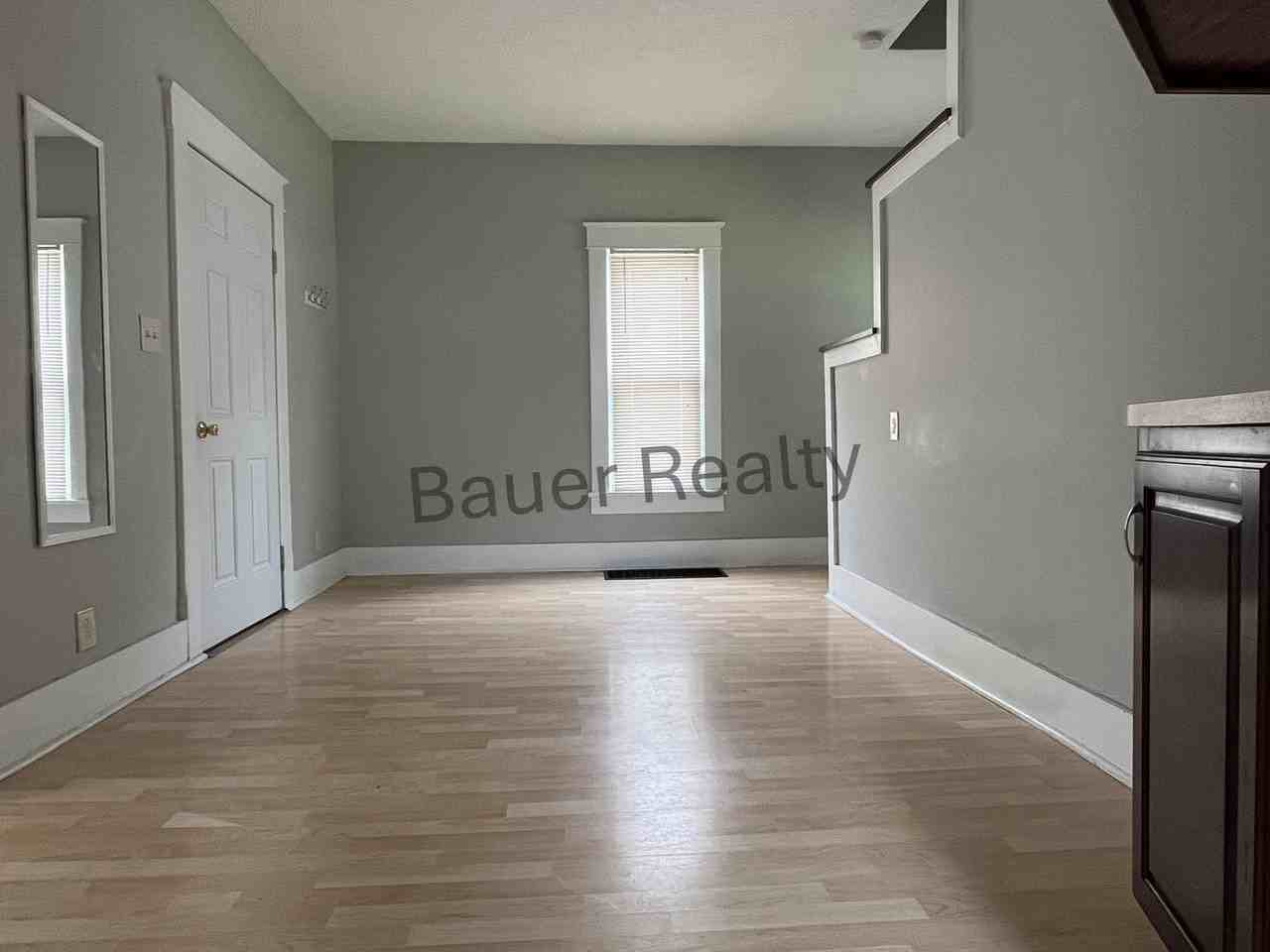 321 Ohio St - Photo 7 of 15