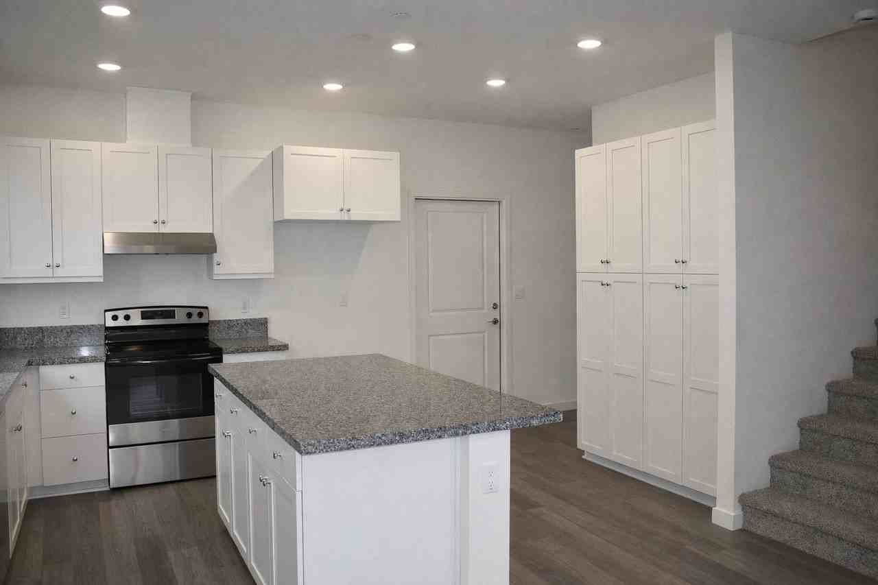 1824 Snowy White Pl #51 - Photo 6 of 22