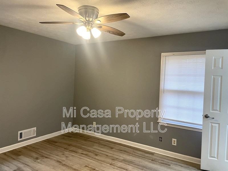 12266 Brown Bridge Rd - Photo 5 of 8