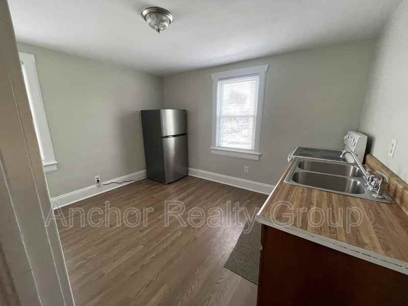 3102 Arctic Ave - Photo 2 of 14