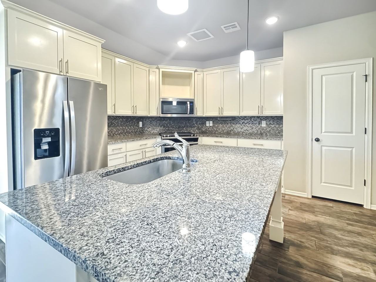 9016 E 132nd St S - Photo 3 of 14