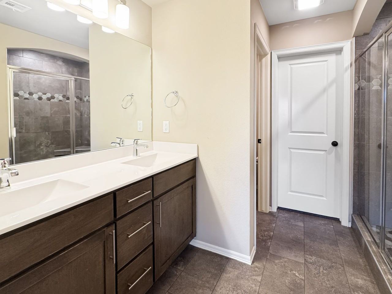 9016 E 132nd St S - Photo 5 of 14